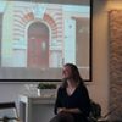 Judith  zoekt een Kamer / Studio in Den Bosch