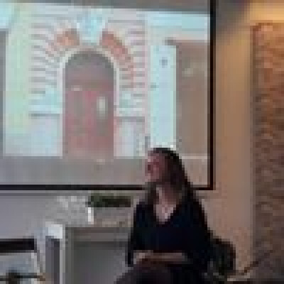 Judith  zoekt een Kamer / Studio in Den Bosch