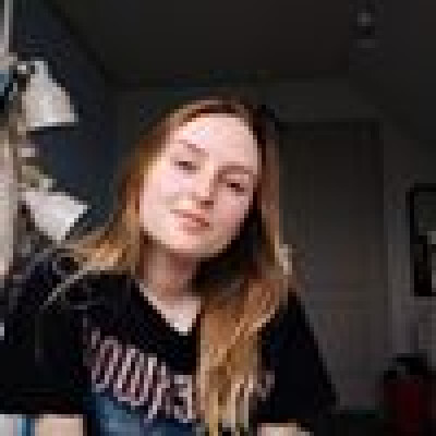 Rebekka  zoekt een Kamer / Studio / Appartement in Den Bosch