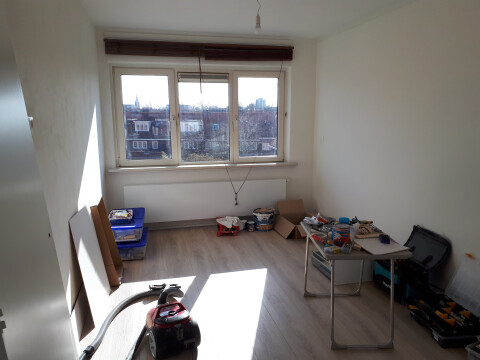 Eetkamergedeelte aan de zuidzijde. Renovatie is klaar....